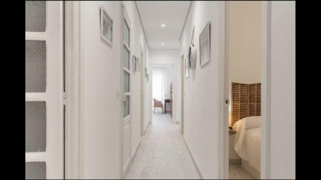 Reina Apartment Valencia Exterior photo